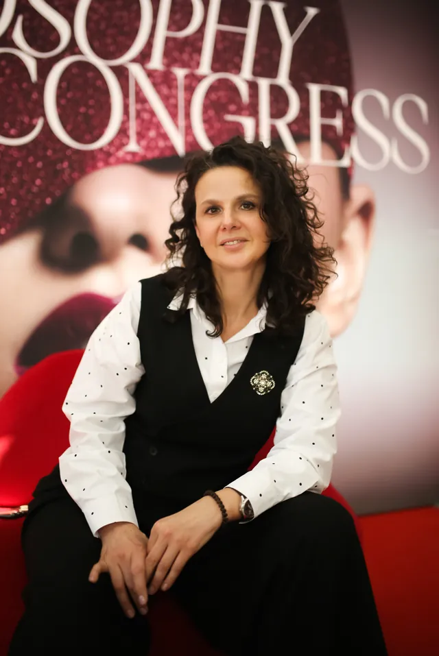 Олена Лозова